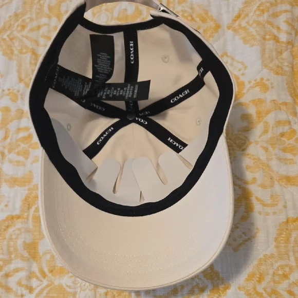 Coach Classic White Cap - Picture 6 of 6